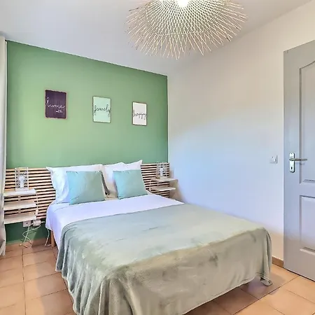 Apartment Le Regordane - 4 Personnes - Centre Wifi Cosy