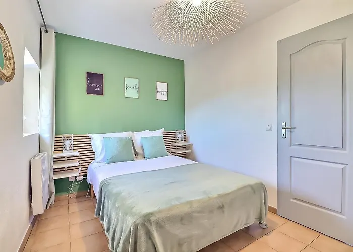 Appartement Le Regordane - 4 Personnes - Centre Wifi Cosy